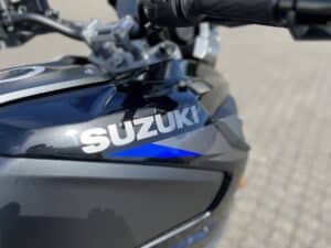 SUZUKI_DL1050RR_V-Strom_sort (7)