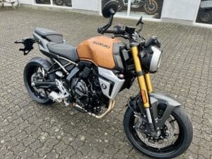 SUZUKI_GSX-8T_2026_GULD (4)