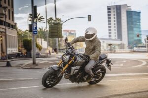 SUZUKI_GSX-8T_Grøn_Gallery4