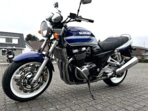SUZUKI_GSX1400_K3_HVID-BLÅ (4)