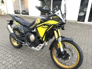 VOGE_DS800_RALLY_GUL_2025 (3)