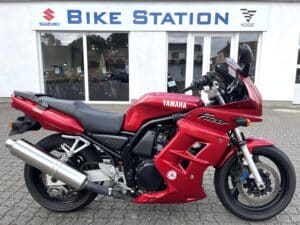 YAMAHA_FZS600_1999_RØD (2)